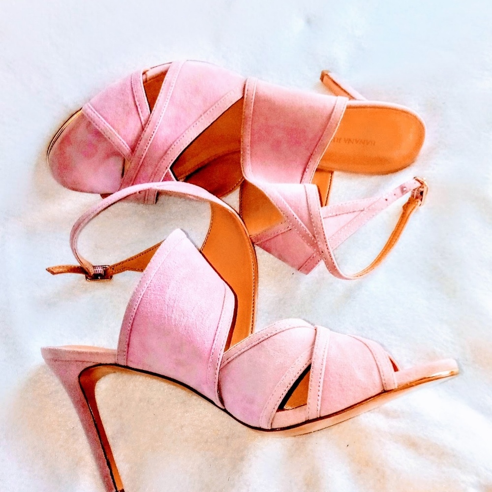 Size 9 Banana Republic Lavemder Jacee Heels